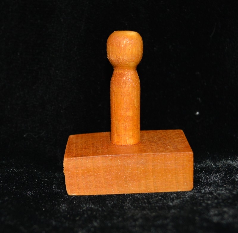 Дървена дръжка 43 на  30 мм