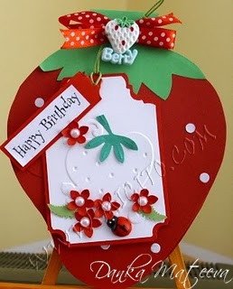 Ягодка изработена картичика скрапбукинг