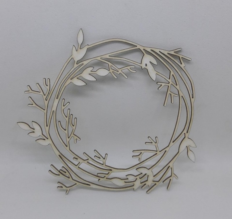 Лазерно изрязана рамка бирен картон 11