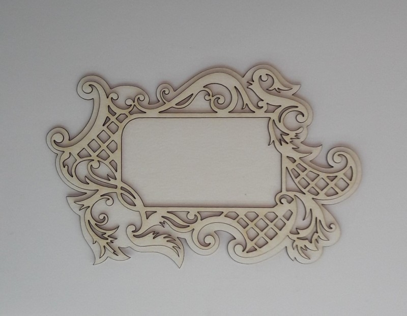 Лазерно изрязана рамка от бирен картон с две части