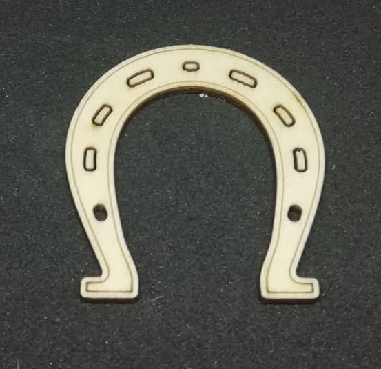 Лазерно изрязана подкова дърво