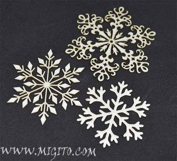 Лазерно изрязани снежинки бирен картон