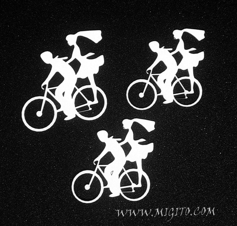 Младоженци на велосипед лазерно изрязани