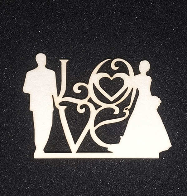 Силуети младоженци с надпис LOVE бирен картон лазерно изрязан